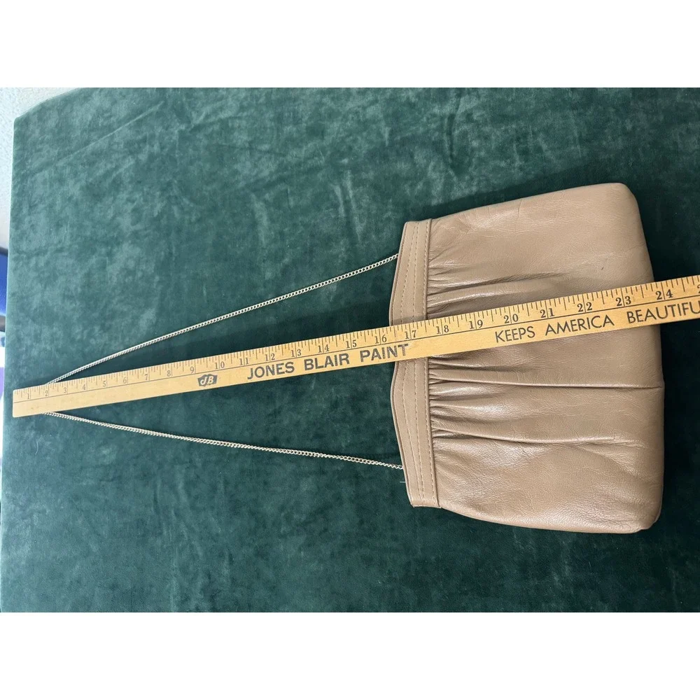 Vintage‎ Clutch Bag Small Tan Leather Pleated Hidden Chain Crossbody Minimal 80s